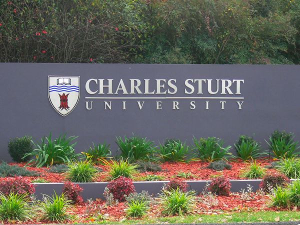  Trường Đại học Charles Sturt  